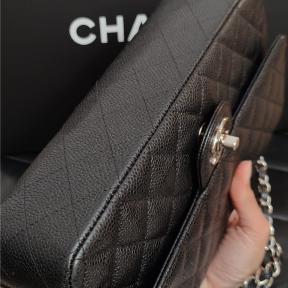 Chanel Black and Burgundy Leather Shoulder Bag - Picture 7 of 13